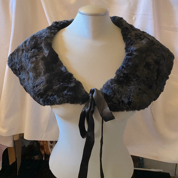 Faux fur scarf - Picture 1 of 2